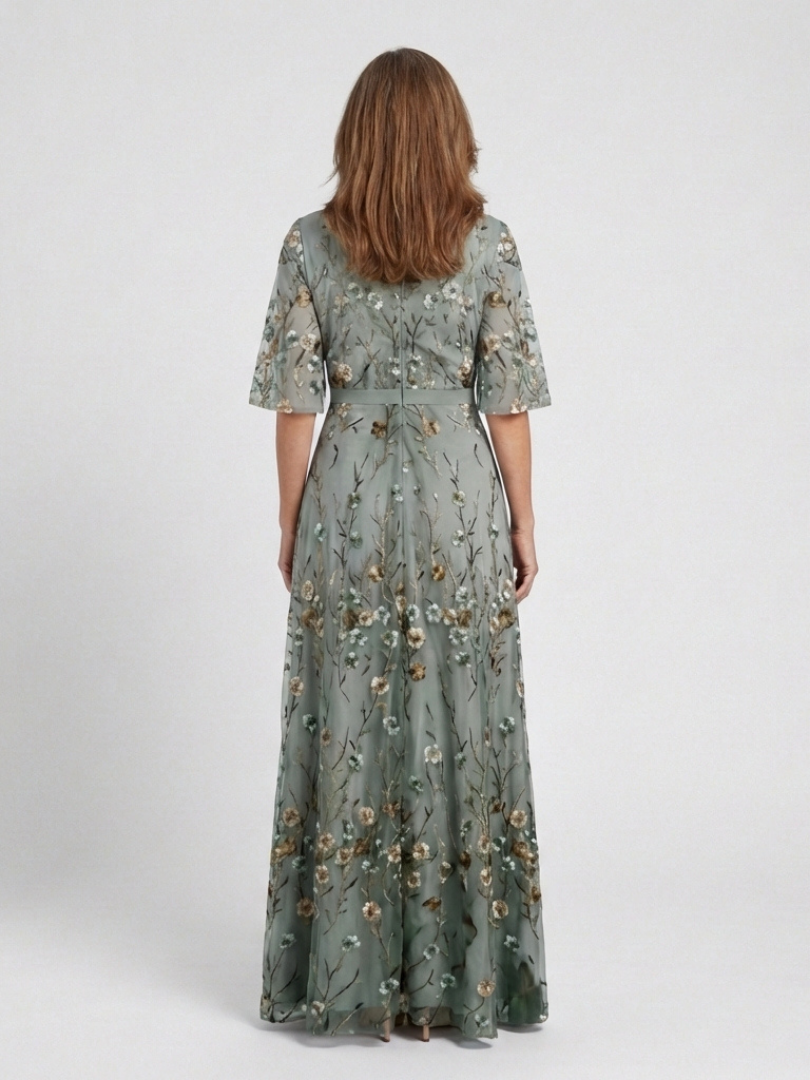 Evadne | Robe maxi fleurie à col en V à manches courtes
